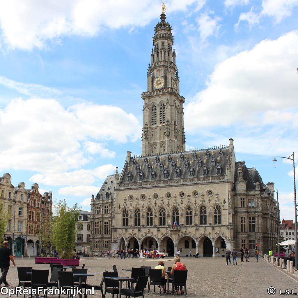 stadhuis en belfort Arras
