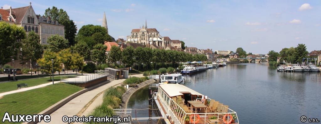 Auxerre langs Yonne